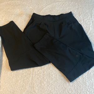 Black lulu HR pants, great condition!